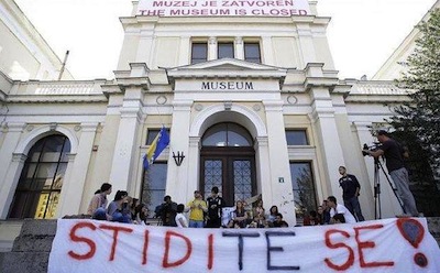 Protesta masiva por el cierre del Museo Nacional de Bosnia-Herzegovina